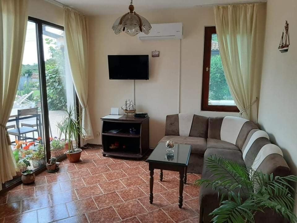Guesthouse Oasis-Shabla Eksteriør billede
